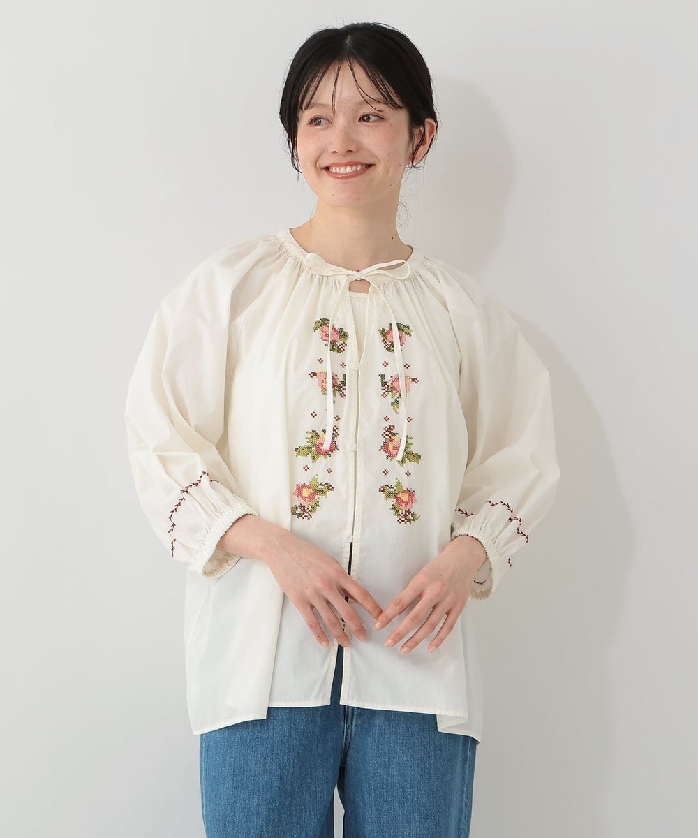 シャツ・ブラウス リボン付き刺繍ギャザーブラウス/MAISON SAJOU